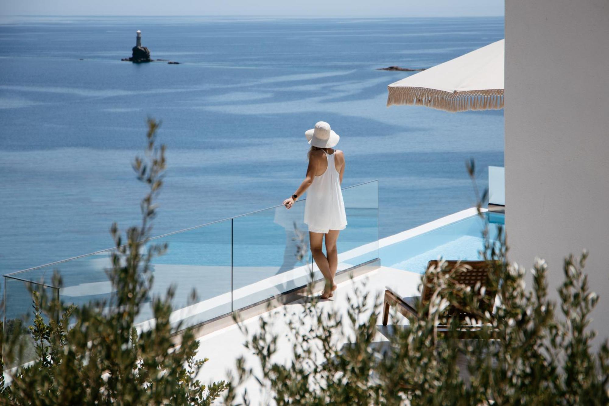 Golden Vista, Beachfront Suites By Explore Andros Bagian luar foto