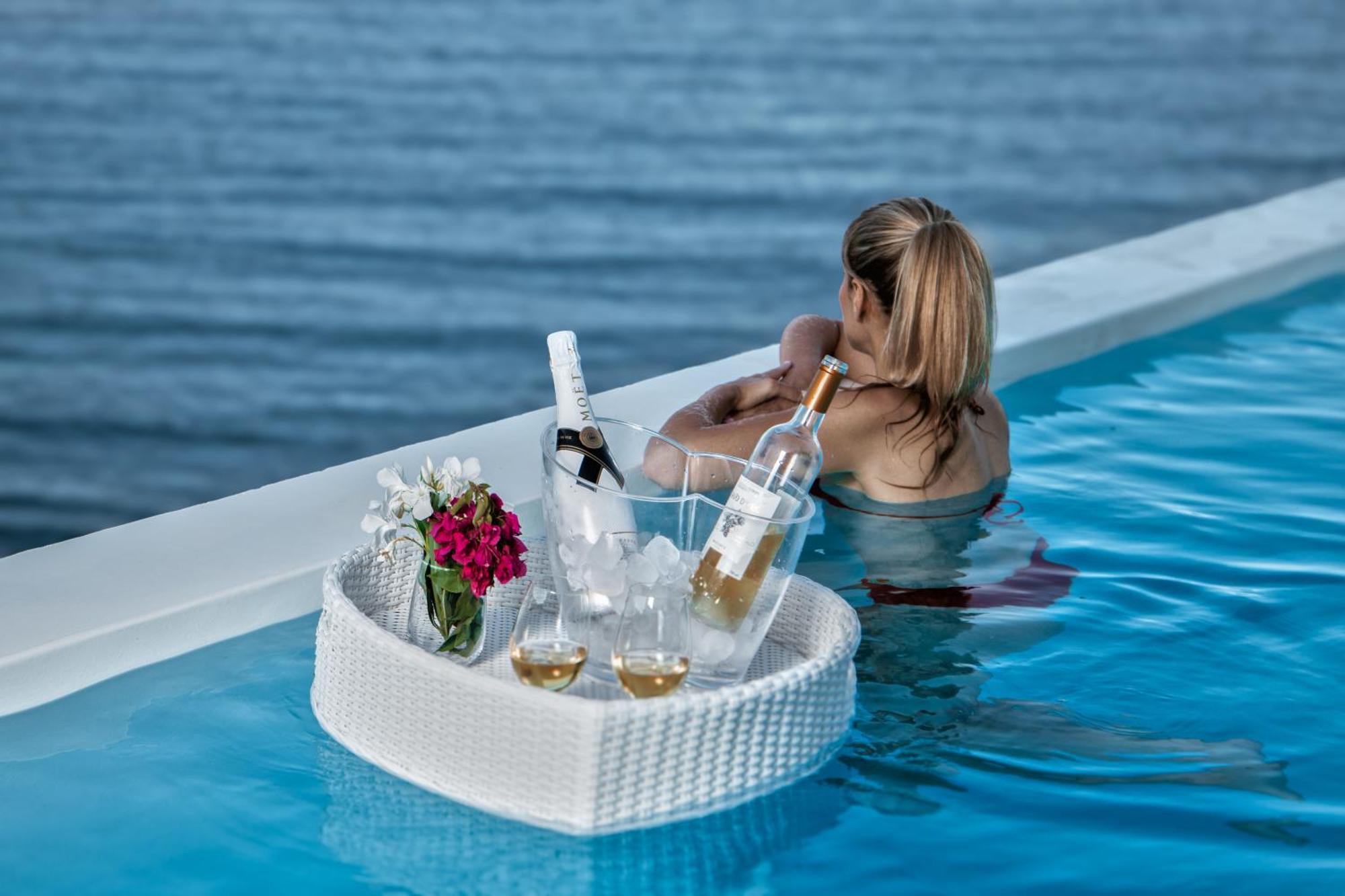 Golden Vista, Beachfront Suites By Explore Andros Bagian luar foto
