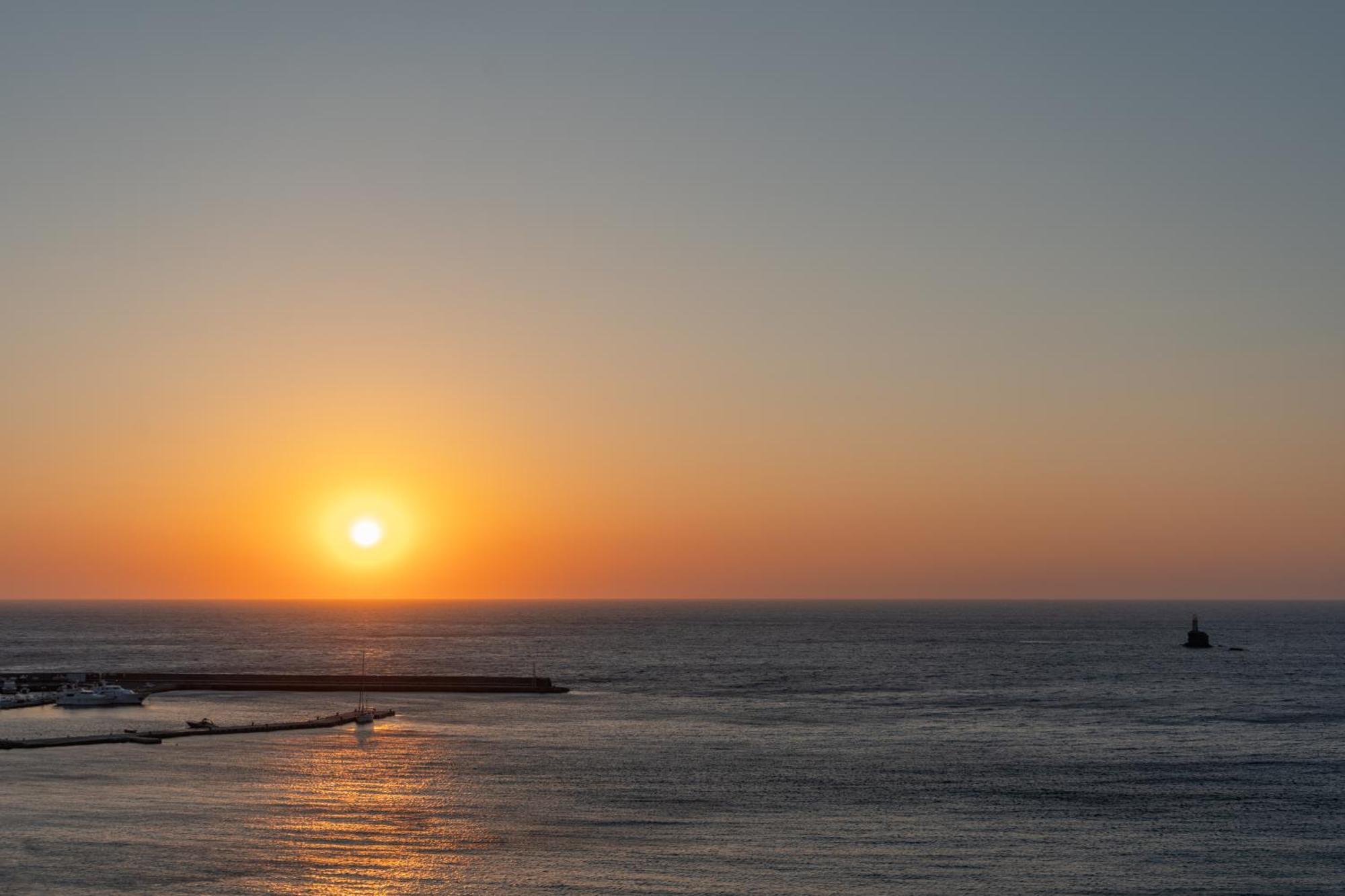 Golden Vista, Beachfront Suites By Explore Andros Bagian luar foto