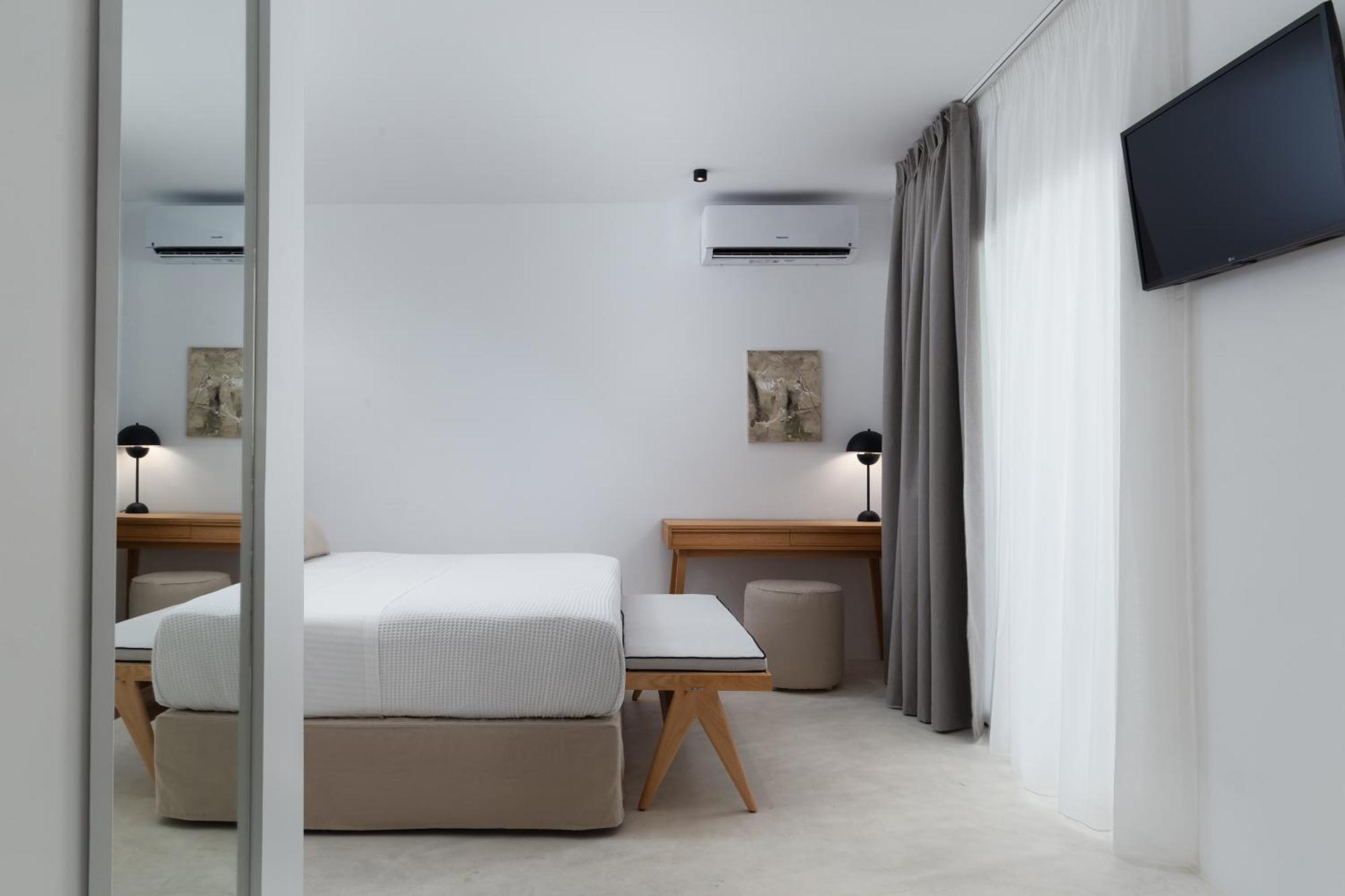 Golden Vista, Beachfront Suites By Explore Andros Bagian luar foto